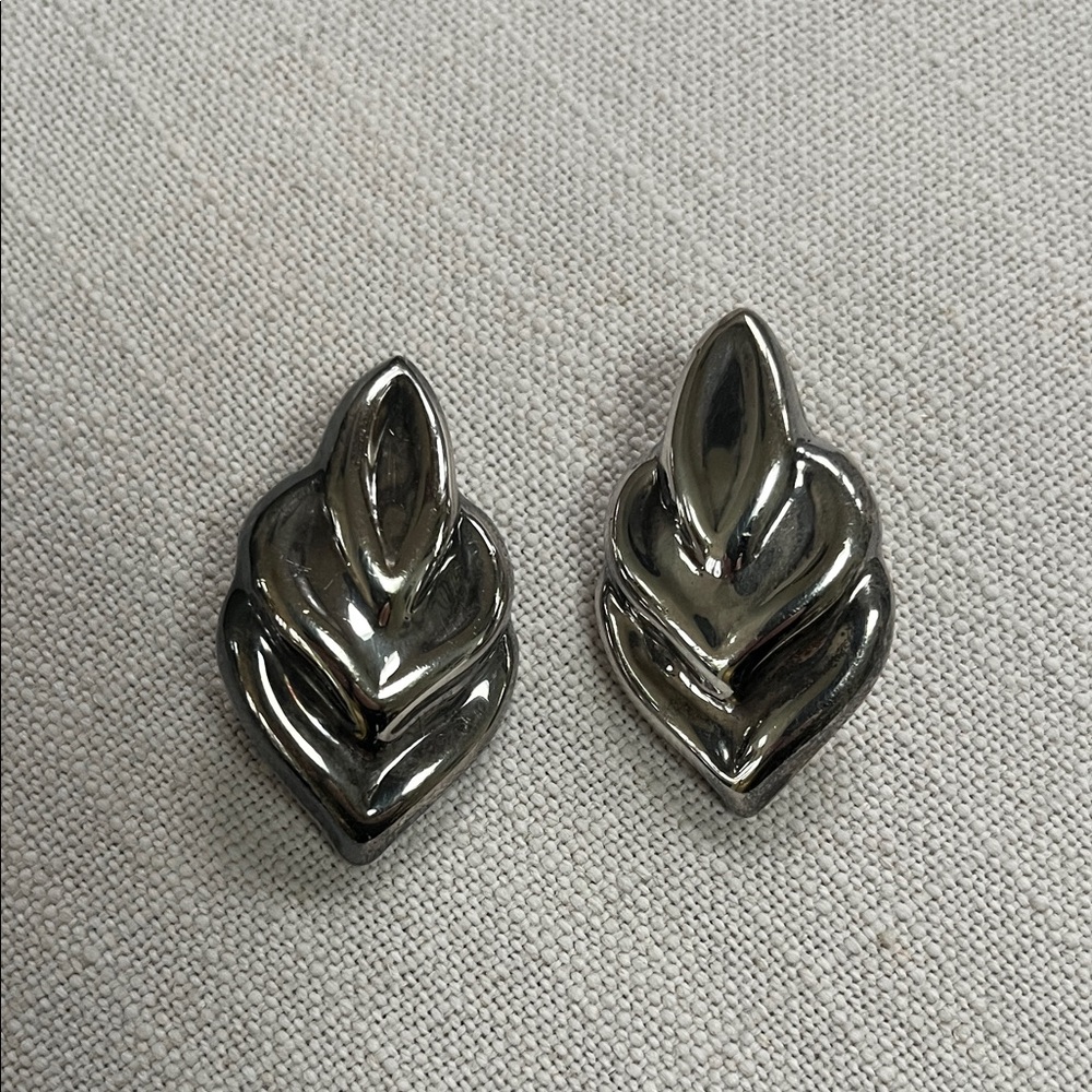 925 Silver Leaf-Shaped Earrings - image 1